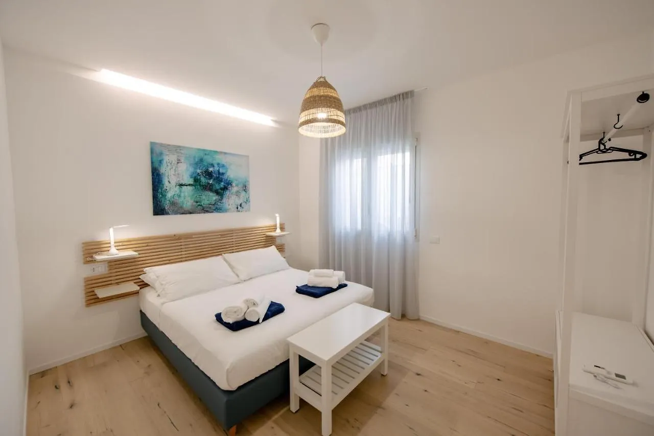 Case Vacanze Giulio Verne 拉古萨的码头 0*,  意大利